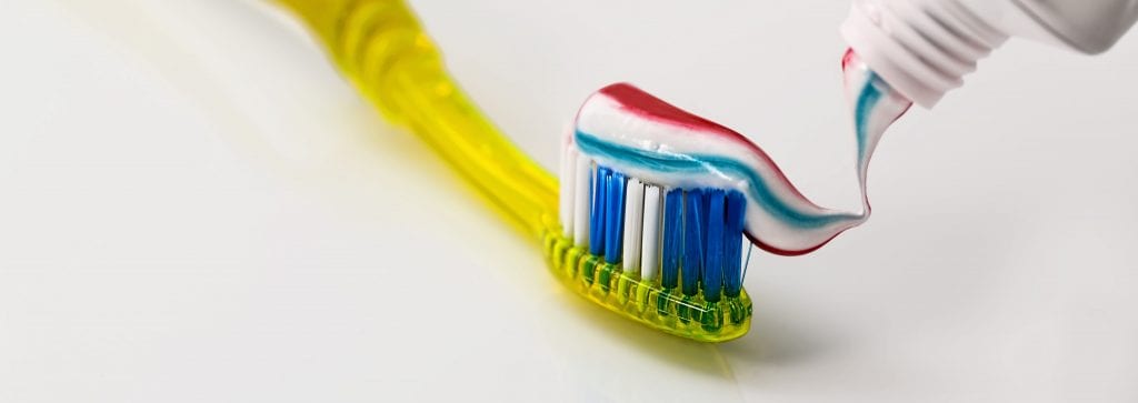 avoid periodontitis with regular teeth cleanings and proper dental hygiene